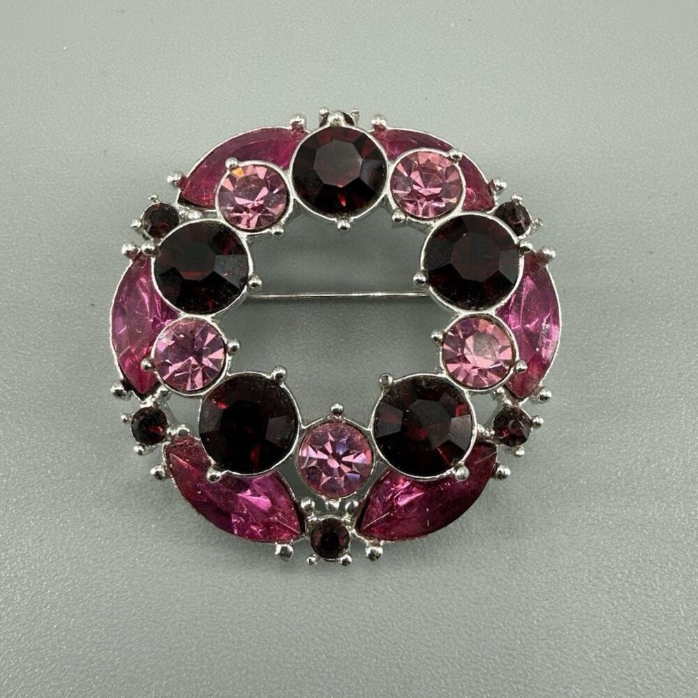 Vintage Emmons Layered Pink & Red Circular Wreath Rhinestone Silver Tone Brooch